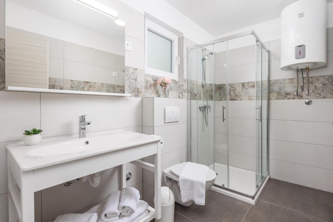 Holiday Homes Ostro 克拉列维察 外观 照片
