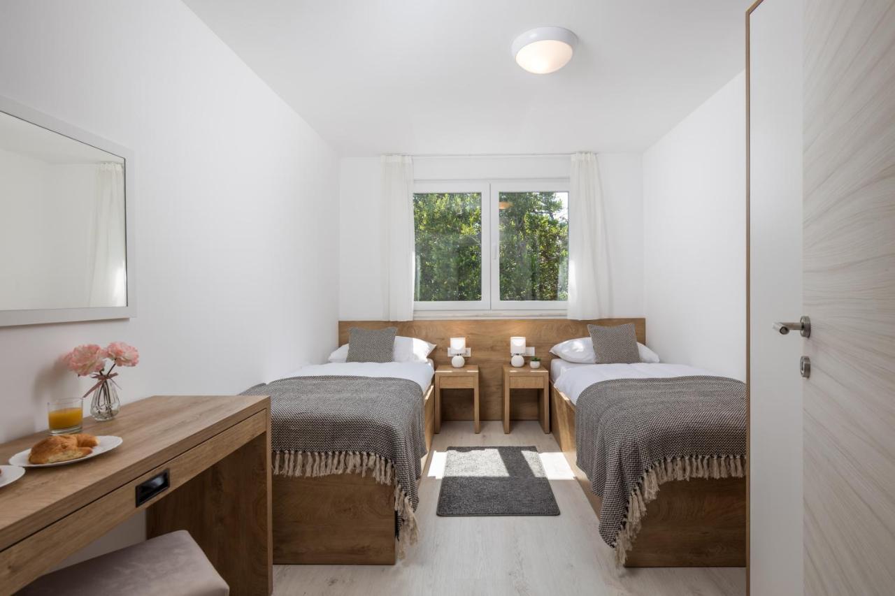 Holiday Homes Ostro 克拉列维察 外观 照片